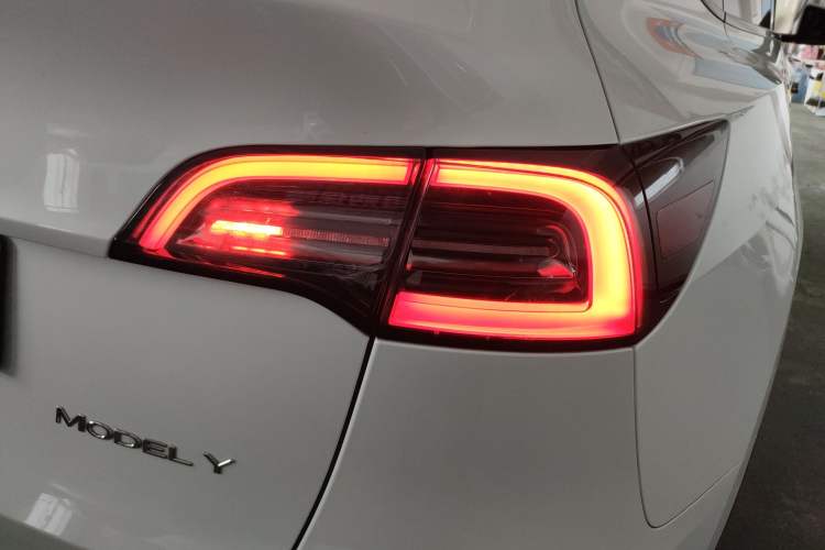 Used Tesla Model Y 2023 Rear-Wheel-Drive Version