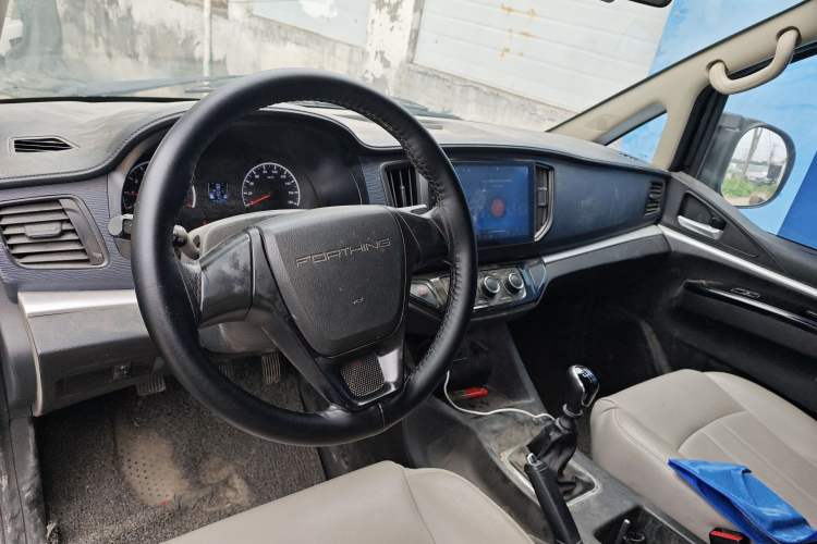 Used FORTHING Lingzhi 2024 M5L 1.5T Manual Base Model 7 Seats