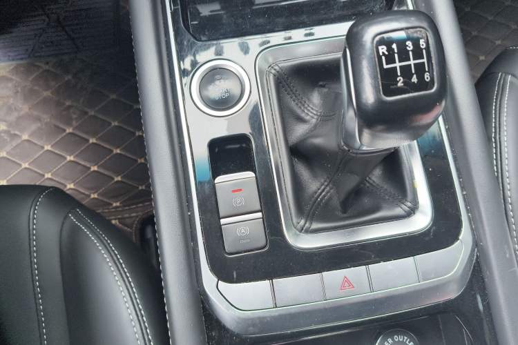 Used JETOUR X90 2019 1.5T Manual Smart Enjoyment Model 6 Seats China V Emission Standard