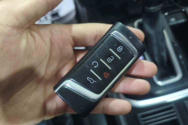 Used GAC Trumpchi GS8 2017 320T Two-Wheel Drive Luxury Smart Connectivity Version (7 Seats)