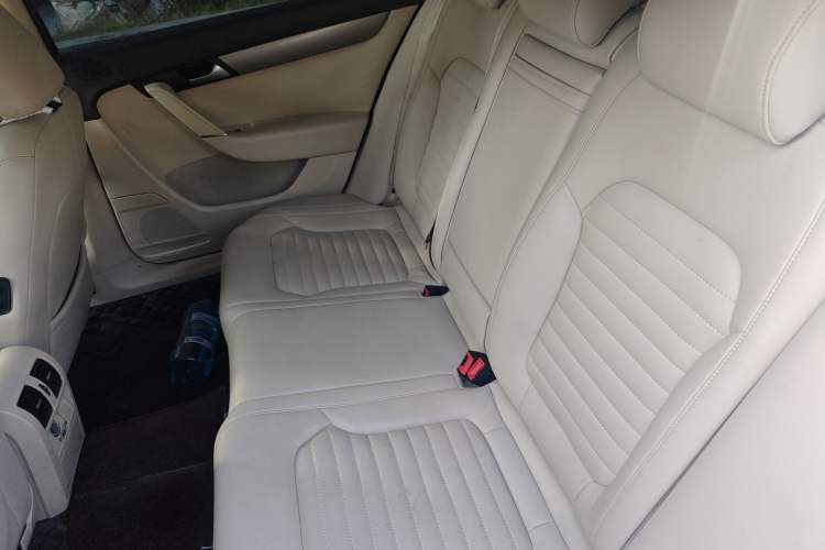 Used Volkswagen Magotan 2013 1.8TSI Premier Model Left Rear Seat