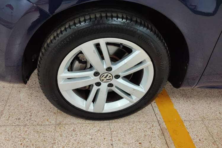 Used Volkswagen Sharan 2018 Revised Version 380TSI Comfort Edition 7-Seater Left Front Wheel Hub