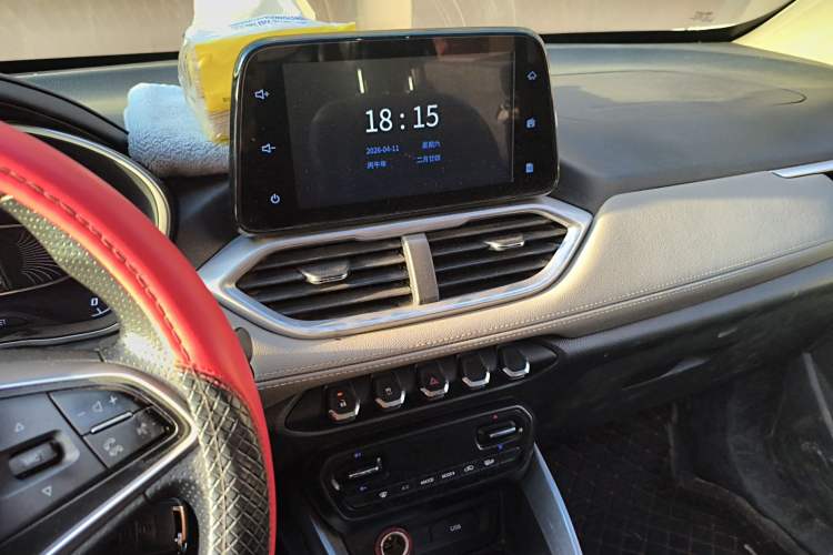 Used Baojun 510 2017 1.5L Manual Fashion Model Audio And AC Panel