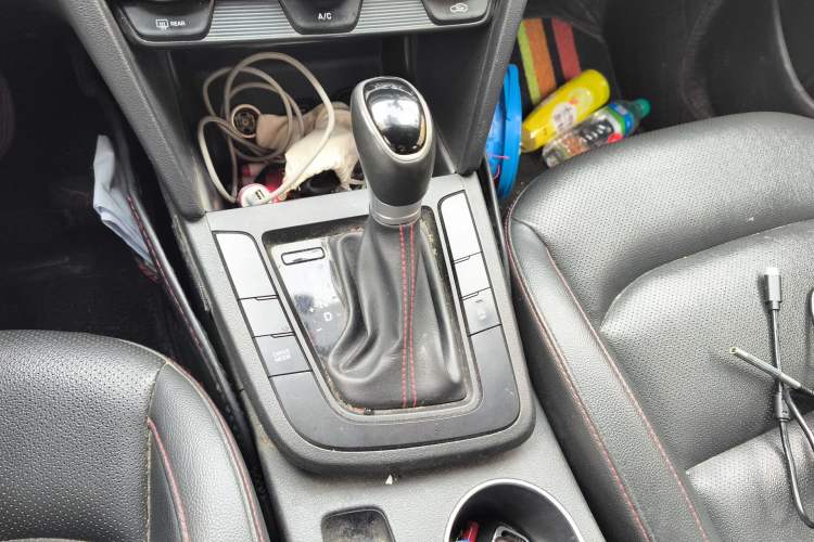 Used Hyundai Elantra (6th Generation / Lingdong) 2019 1.4T Dual-Clutch Xuan Dong · Dynamic Model Gear Lever