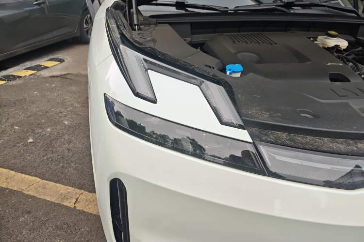 Used Lynk & Co 08 EM-P 2025 120km Long-Range Pro