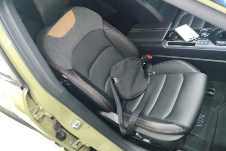 Used Geely Auto Cowboy 2025 1.5TD Fun-Offroad Version Right Front Seat