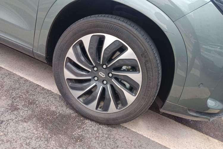 Used Hima AITO M7 2022 1.5T Rear-Drive Comfort Edition Right Front Wheel Hub