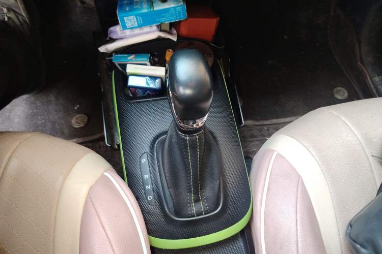 Used Roewe Clever 2021 302 km New Four-Seater Super-Efficient Version
