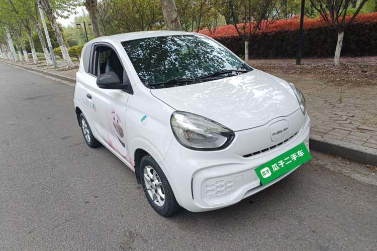 Used Roewe Clever 2022 311km QiQi BoBo Edition Front Right 45 Deg