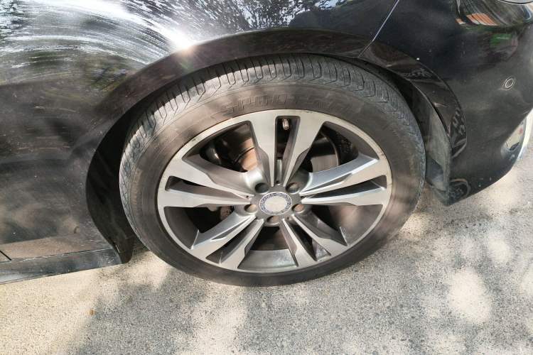 Used Mercedes-Benz E-Class 2015 Facelift E 200 L Sport Edition Right Front Wheel Hub