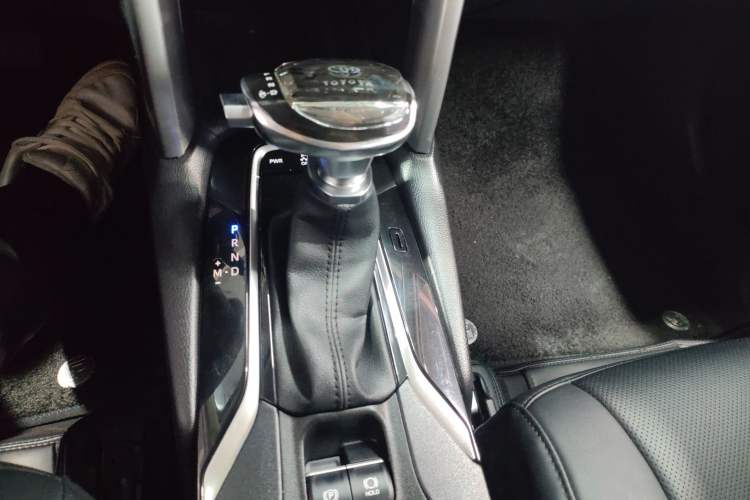 Used Toyota FRONTLANDER 2023 2.0L CVT Elite Edition Gear Lever