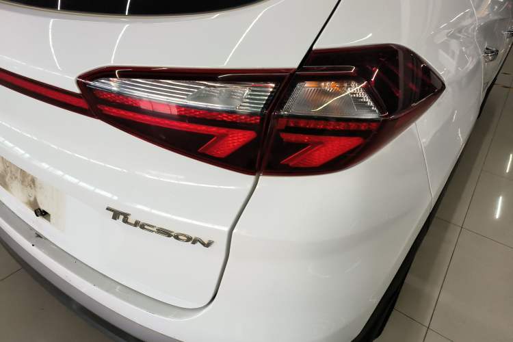 Used Hyundai Tucson 2019 280TGDi Dual-Clutch Two-Wheel Drive Fashion Edition China VI Standard
