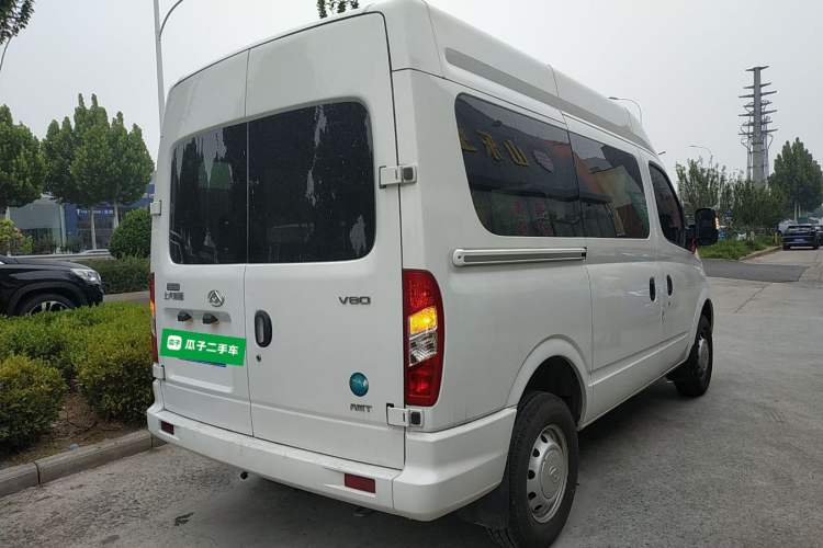 Used SAIC MAXUS Xintu V80 2024 Aotong Value Edition 6AMT Short Wheelbase Mid-Roof Model 127 Ps 5/6 Seats