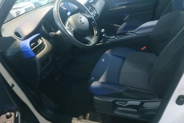 Used Toyota C-HR 2018 2.0L Luxury Edition China V Standard Left Front Seat