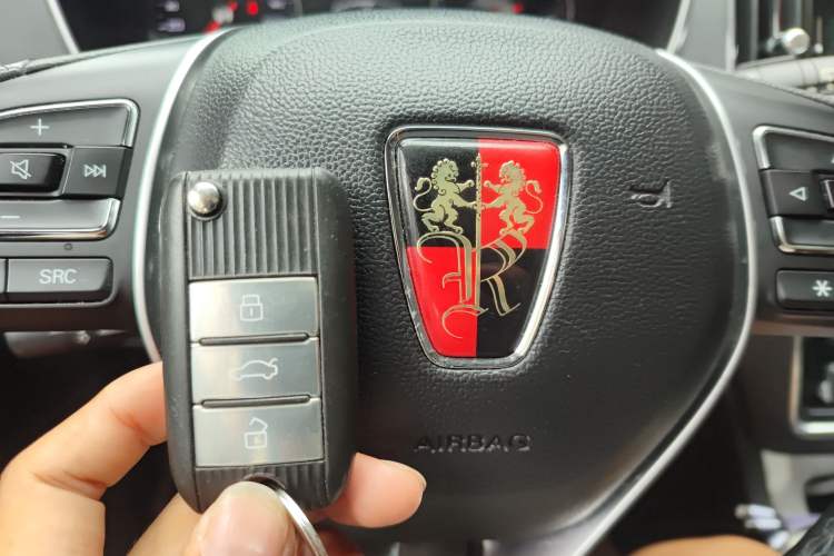 Used Roewe RX5 2016 20T Two-Wheel Drive Automatic Internet Smart Edition