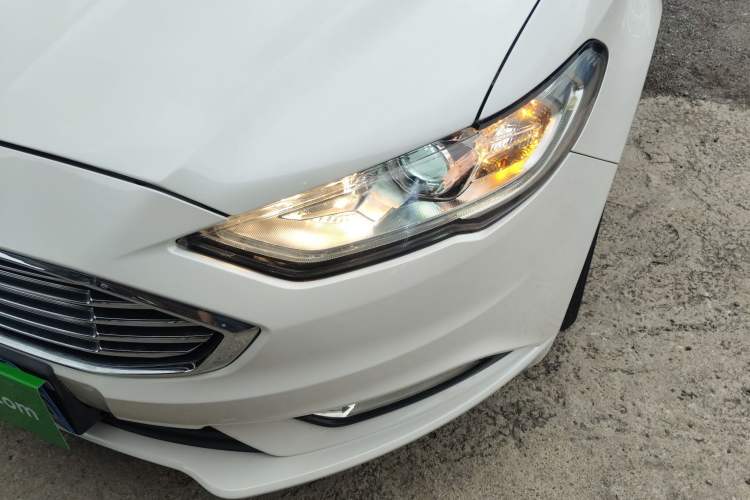 Used Ford Mondeo 2017 EcoBoost 200 Stylish Model Left Front Headlight