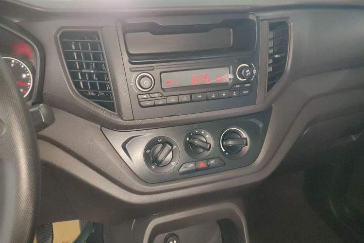Used Wuling Hongguang V 2021 1.5L Enjoyment Edition LAR Audio And AC Panel