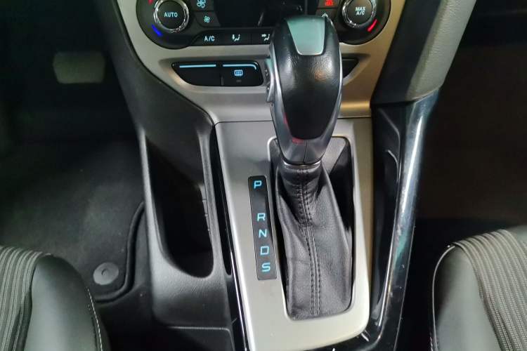 Used Ford Focus 2012 Hatchback 1.6L Automatic Fashion Edition
