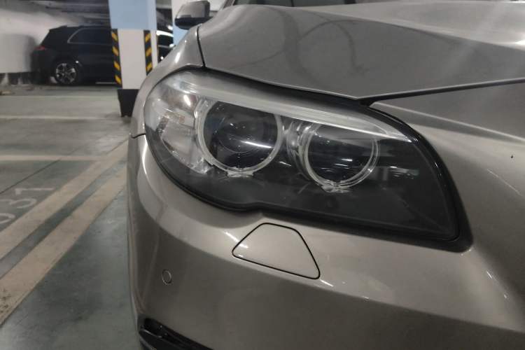 Used BMW 5 Series 2017 525Li Luxury Design Package Right Front Headlight