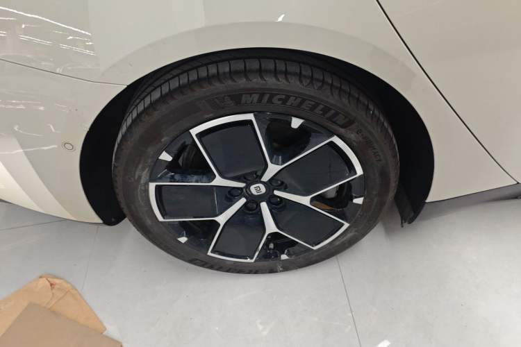 Used Xiaomi Auto SU7 2024 Rear-Drive Long-Range Intelligent Driving Version