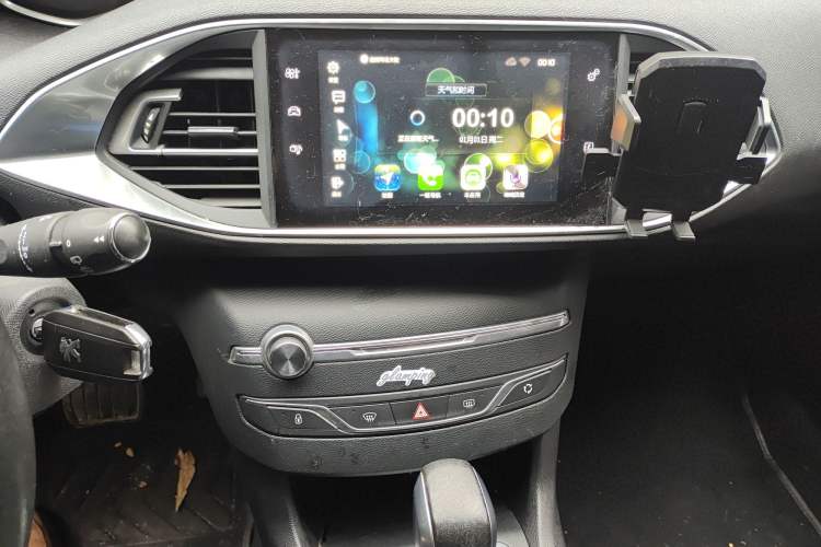 Used Peugeot 308S 2015 1.2T Automatic Jingchi Edition Audio And AC Panel