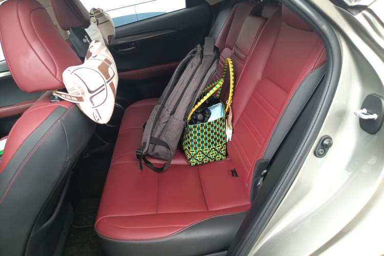 Used Lexus NX 2020 300h Front-Drive FENGSHANG Version China VI Standard Left Rear Seat