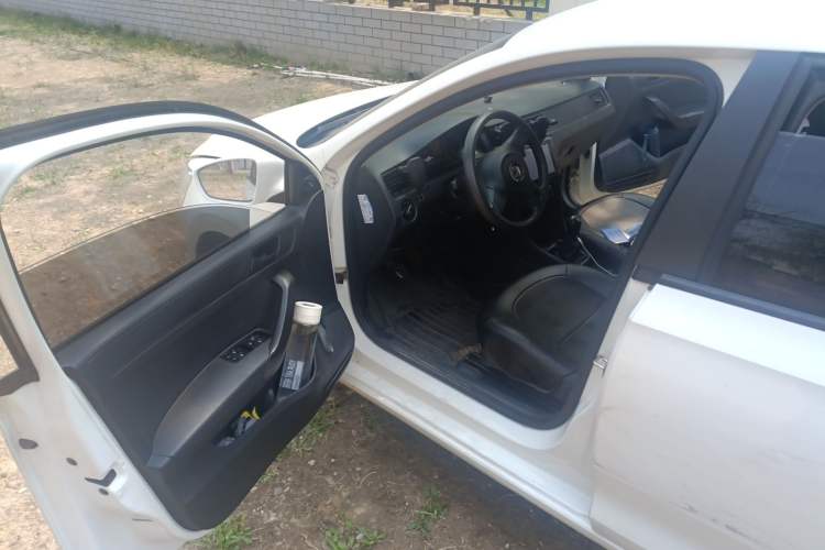 Used Volkswagen Santana 2015 1.6L Manual Fashion Edition