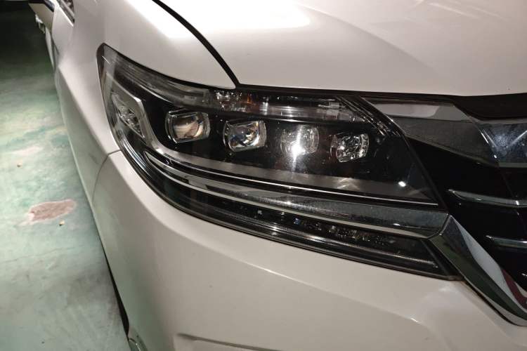 Used Honda Elysion 2016 2.4L Supreme Edition
