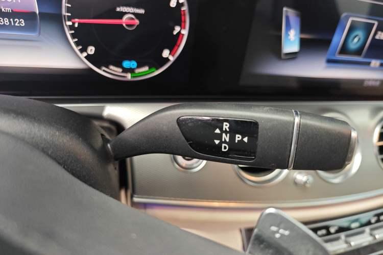 Used Mercedes-Benz E-Class 2019 E 260 Sport Edition Gear Lever