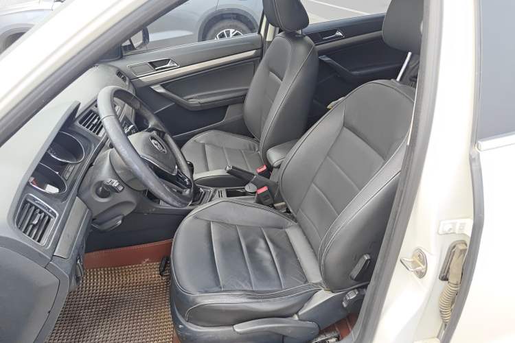 Used Volkswagen Lavida 2015 1.6L Manual Comfort Edition Left Front Seat