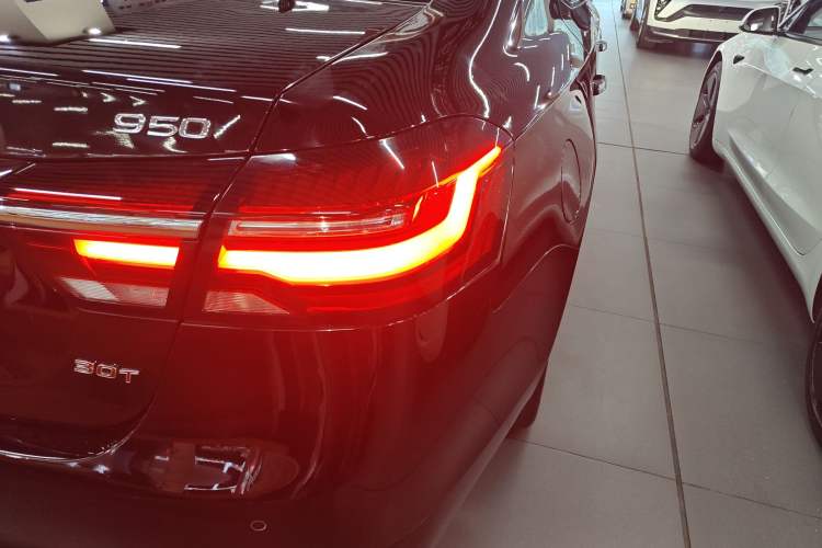 Used Roewe 950 2017 30T Internet Executive Supreme Edition