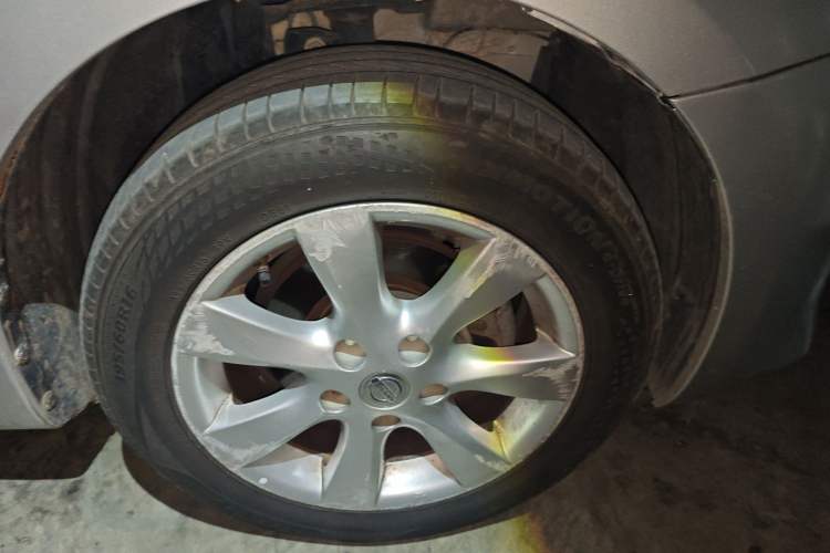 Used Nissan Tiida 2011 1.6L CVT Comfort Model Right Front Wheel Hub