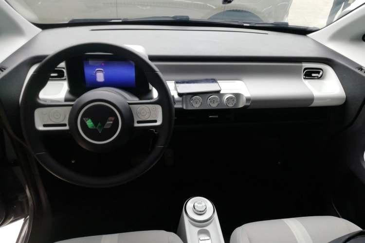 Used Wuling Air ev 2023 - Four Seats - Standard Edition