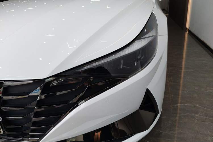 Used Hyundai Elantra 2021 1.5L CVT LUX Prestige Edition
