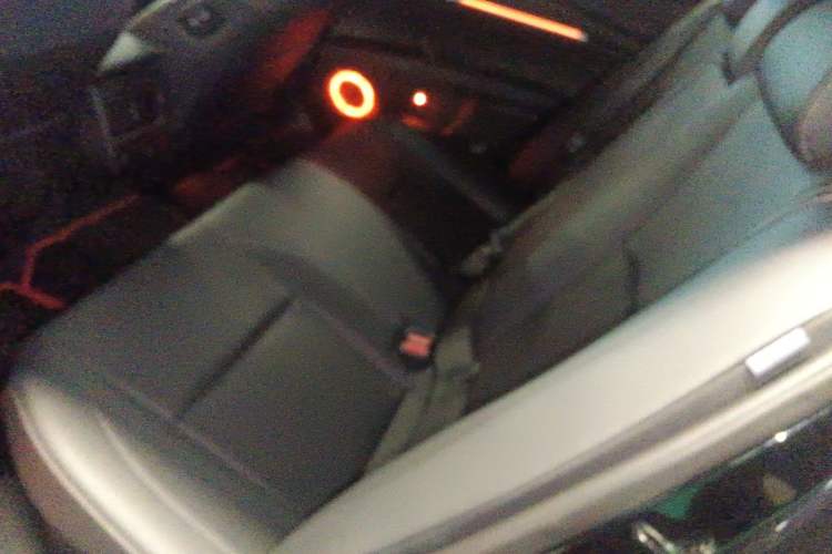 Used Toyota Camry 2026 Model Dual-Engine 2.0HSE Sport Lite Edition