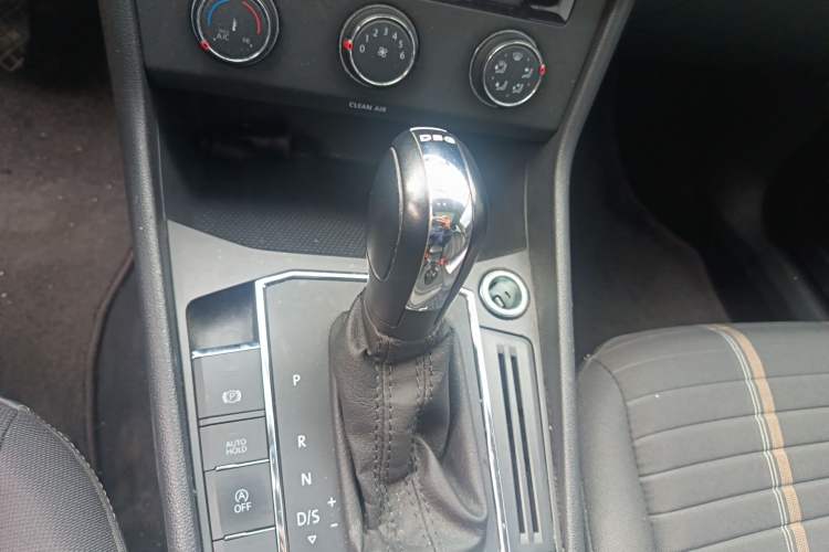 Used Volkswagen Lavida 2018 Hatchback 280TSI DSG Comfort Edition China V Standard Gear Lever