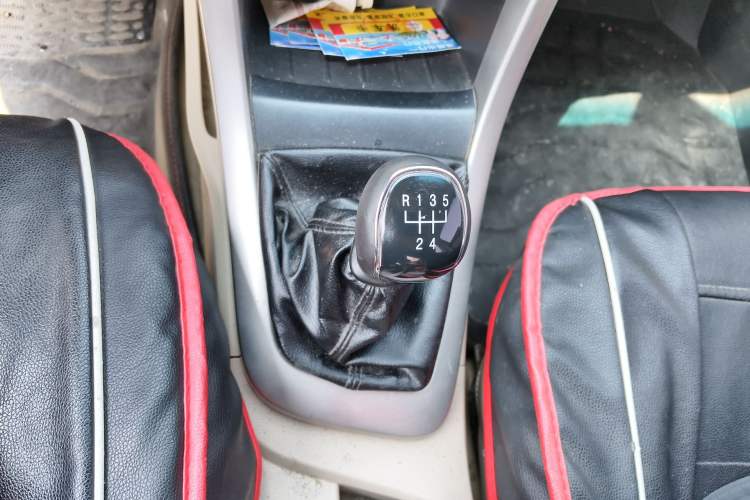 Used Baojun 630 2014 1.5L manual standard version
