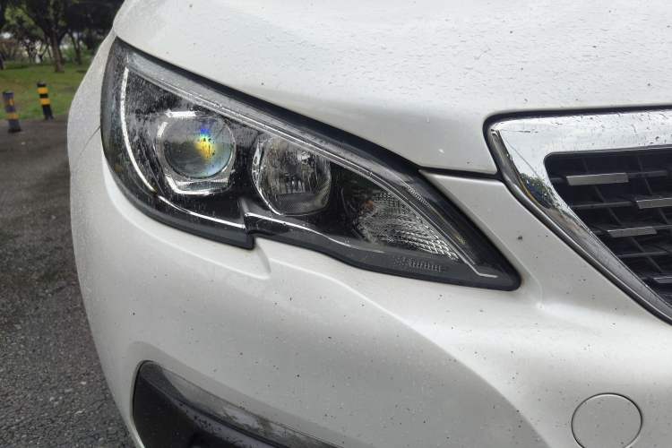 Used Peugeot 308 2019 1.6L Automatic Luxury Version China V Standard Right Front Headlight
