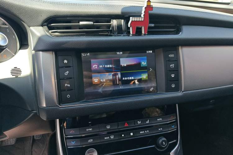 Used Jaguar XFL 2017 XFL 2.0T 200PS Windflower Edition