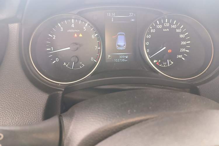 Used Nissan Qashqai 2019 2.0L CVT Luxury Edition Odometer Close Up