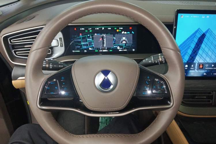 Used Denza D9 2022 DM-i 970 Four-Wheel Drive Prestige Model Steering Wheel