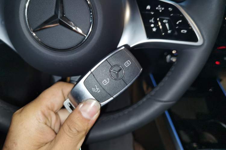 Used Mercedes-Benz GLB 2025 GLB 220 4MATIC Vehicle Key