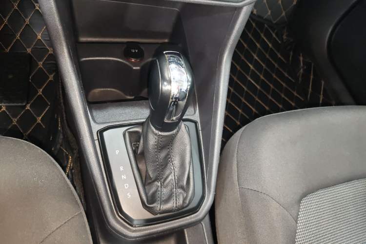 Used Volkswagen Jetta 2019 Dream Edition 1.5L Automatic Fashionable Version Gear Lever