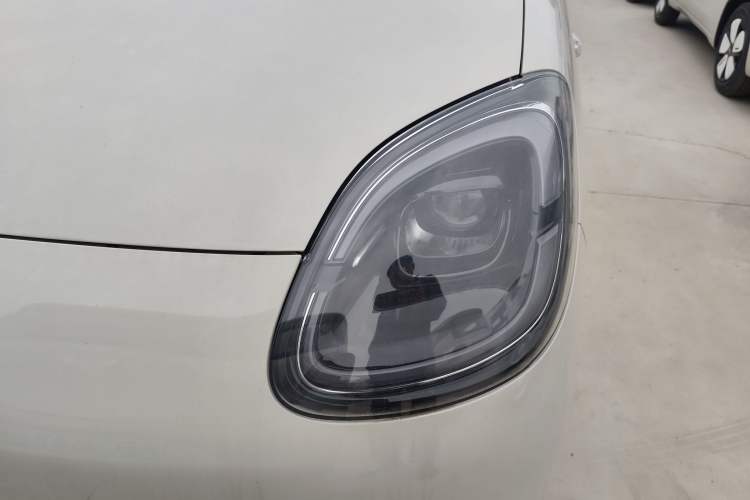 Used Wuling Hongguang MINIEV 2025 Four-Door Version Advanced Edition Left Front Headlight