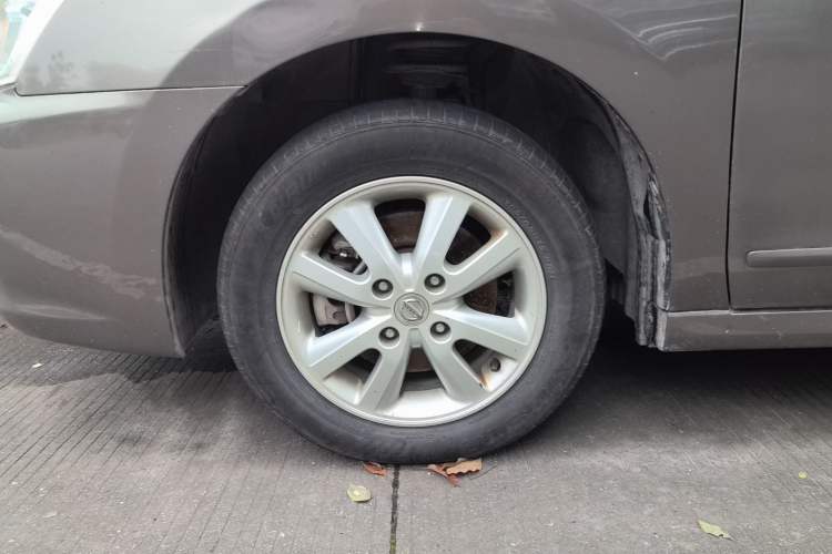 Used Nissan Sylphy 2012 Classic 1.6XL Manual Luxury Edition Left Front Wheel Hub