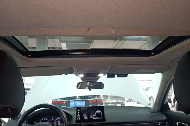 Used Honda Civic 2022 240TURBO CVT Dynamic Edition Headliner