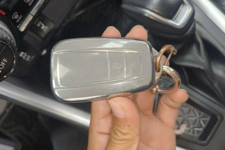 Used Toyota RAV4 2022 2.0L CVT Two-Wheel Drive Fashion Plus Edition Interior 1