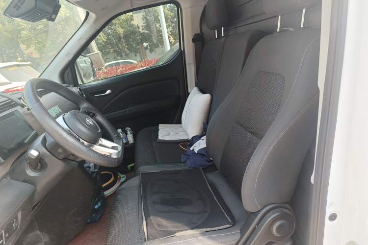 Used Ruichi EC75 2025 Intelligent Driving Ultra-Charging Version Pioneer II Type 50.1 kWh
