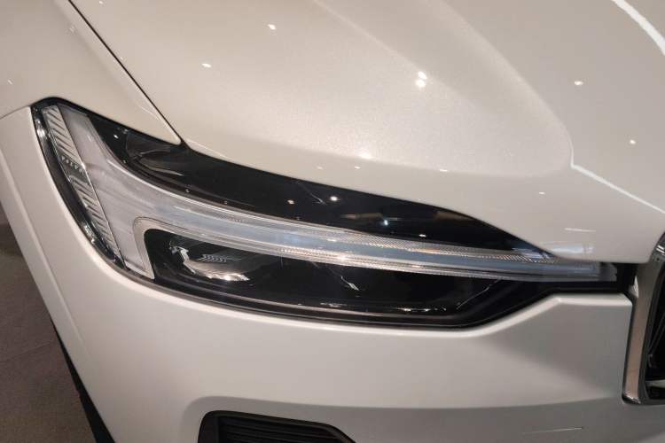 Used Volvo XC60 2023 B5 4x4 Smart Luxury Edition
