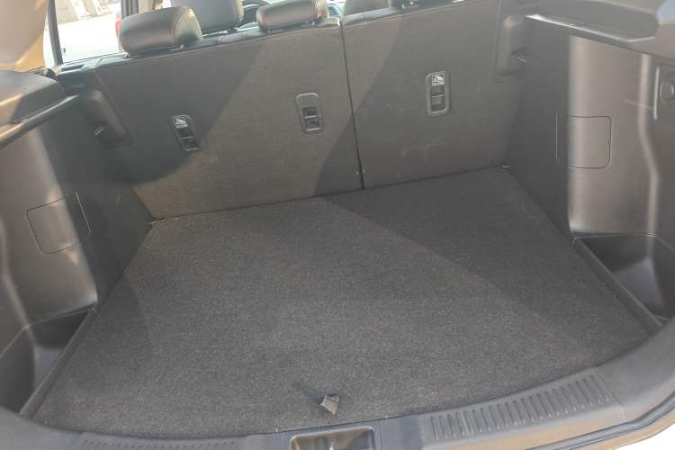 Used Suzuki S-Cross 2014 1.6L CVT Two-Wheel Drive Elite Version
